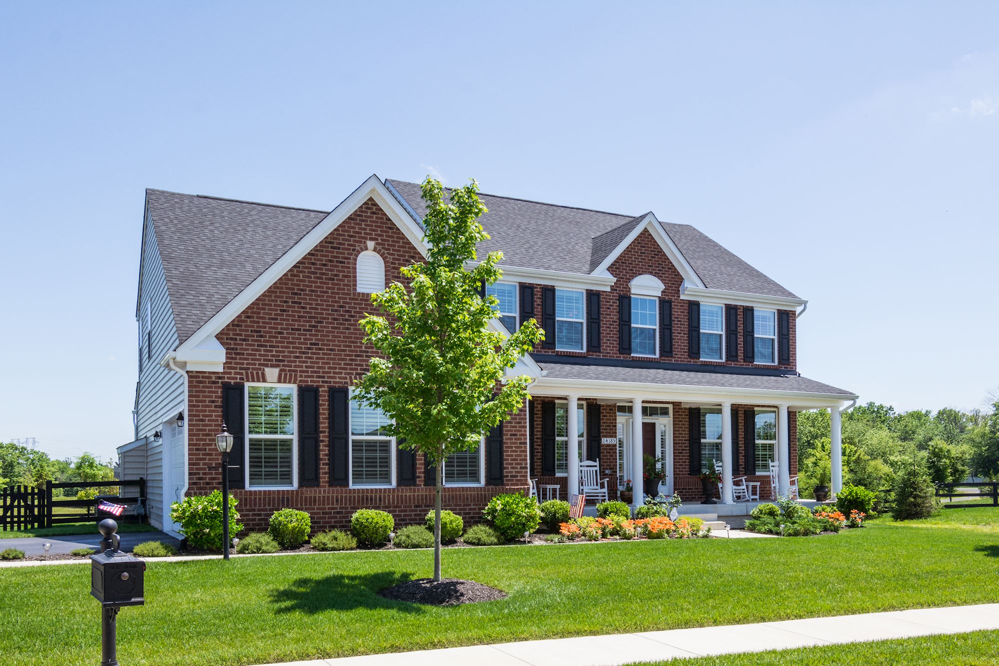 NEW LISTING Picture Perfect 5 BD Ashburn Home With Large Yard